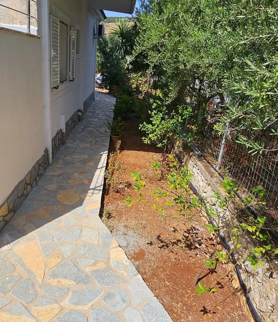 Eden Sea View Apartment Ksamil