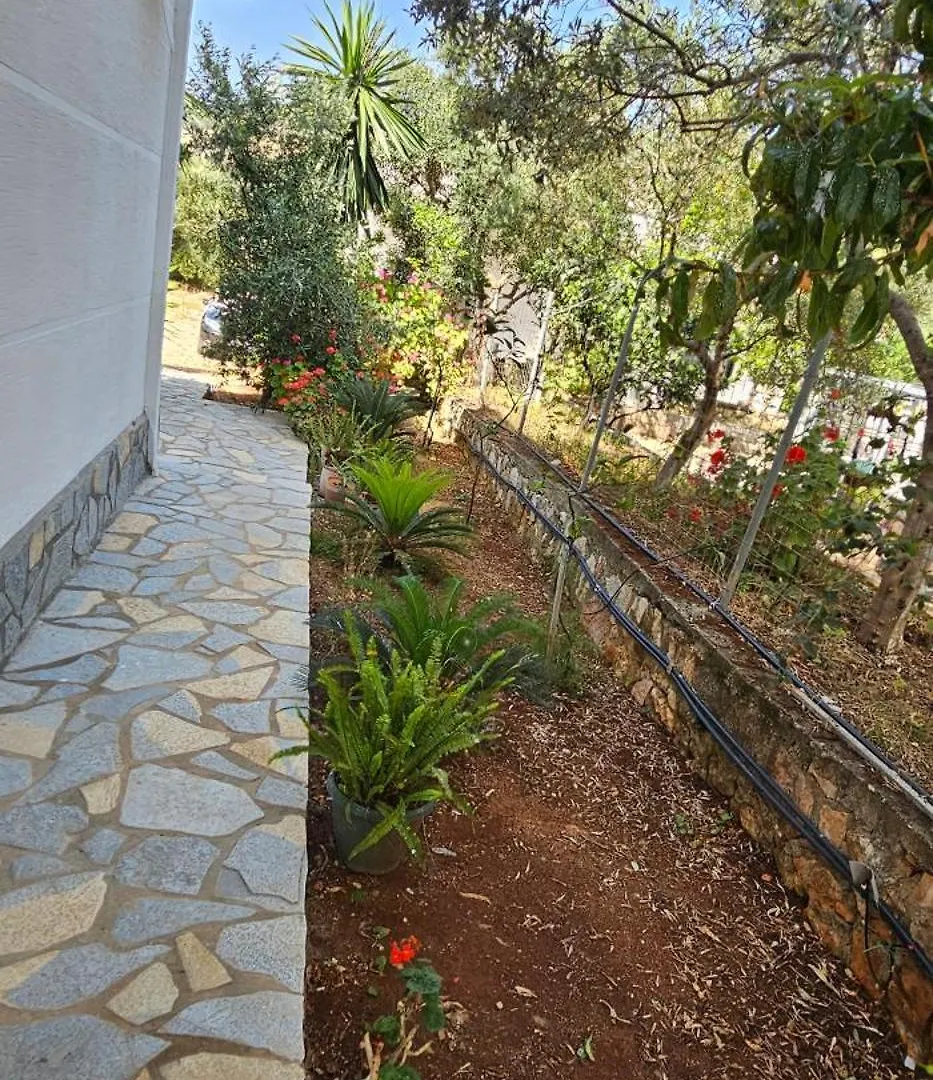 Eden Sea View Apartment Ksamil